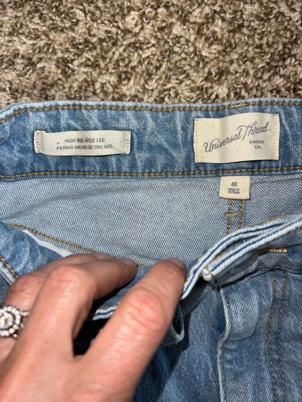 Universal Thread High-Rise Wide-Leg Faded Jeans with released HEM and fray! Sz 4 - Picture 6 of 10